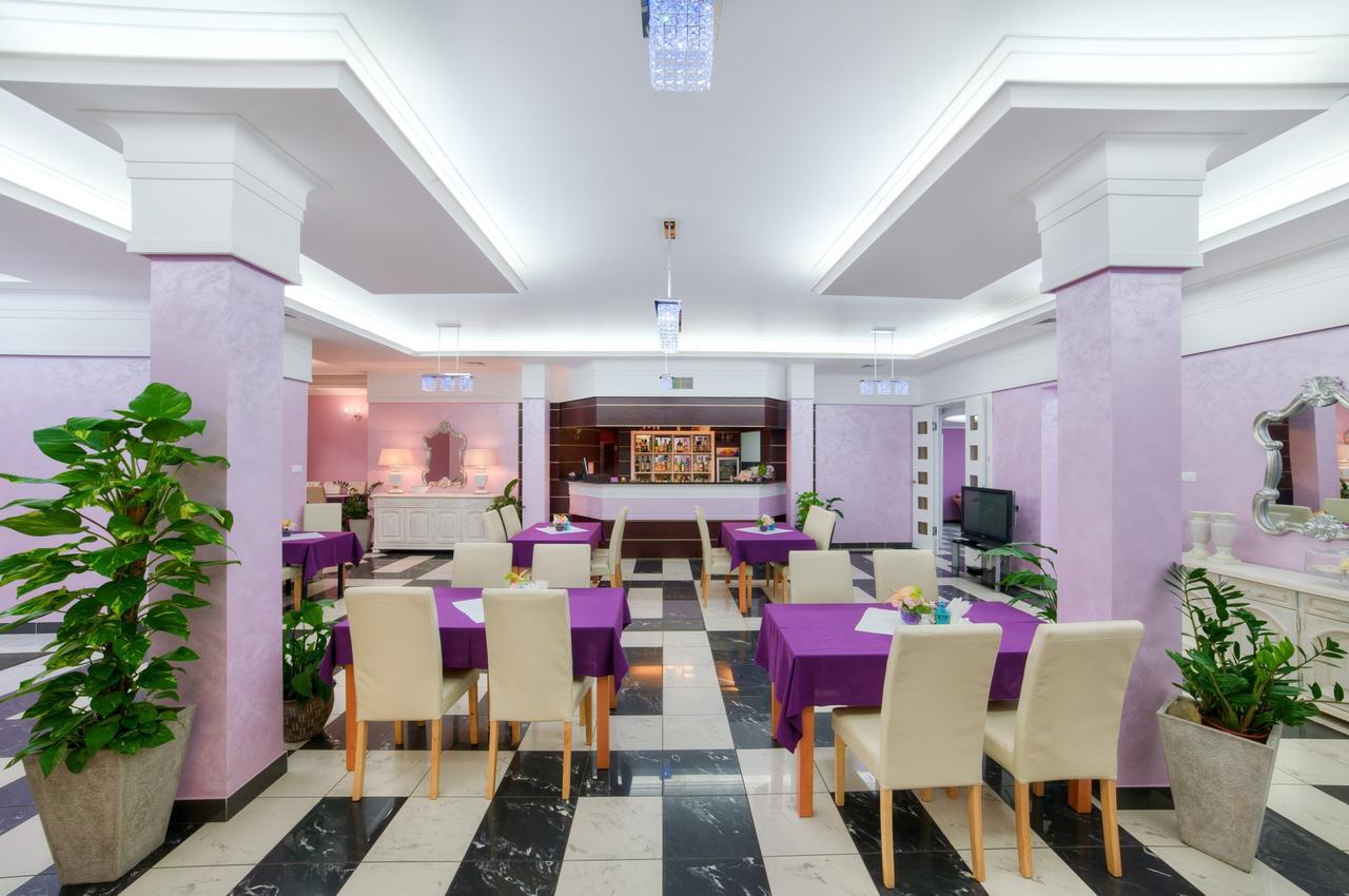 Imperium - Hotel Restauracja Firlej Exterior foto
